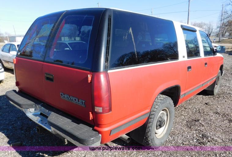image for item K5439 1992 Chevrolet Suburban 2500 SUV