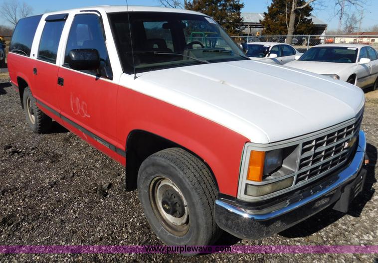image for item K5439 1992 Chevrolet Suburban 2500 SUV