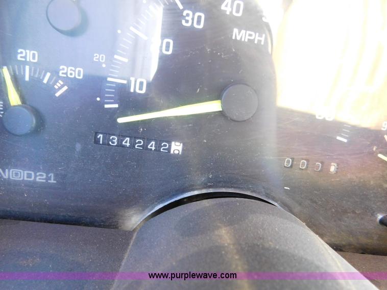 image for item K5439 1992 Chevrolet Suburban 2500 SUV