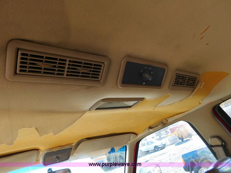 image for item K5439 1992 Chevrolet Suburban 2500 SUV