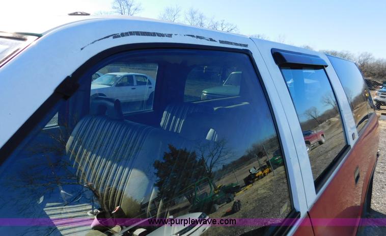 image for item K5439 1992 Chevrolet Suburban 2500 SUV