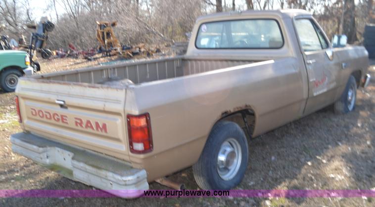 image for item K5445 1990 Dodge D150 pickup truck