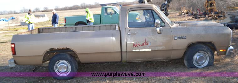 image for item K5445 1990 Dodge D150 pickup truck