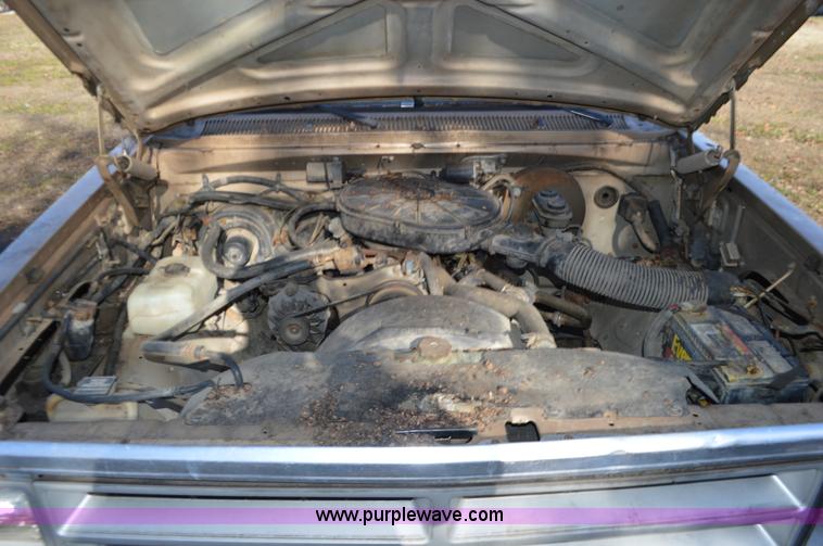 image for item K5445 1990 Dodge D150 pickup truck