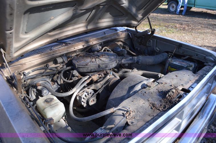 image for item K5445 1990 Dodge D150 pickup truck