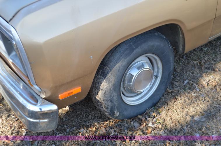 image for item K5445 1990 Dodge D150 pickup truck