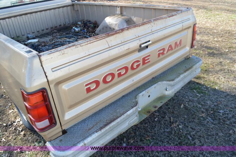 image for item K5445 1990 Dodge D150 pickup truck