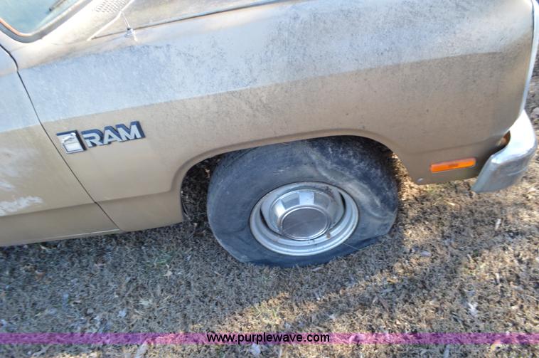 image for item K5445 1990 Dodge D150 pickup truck