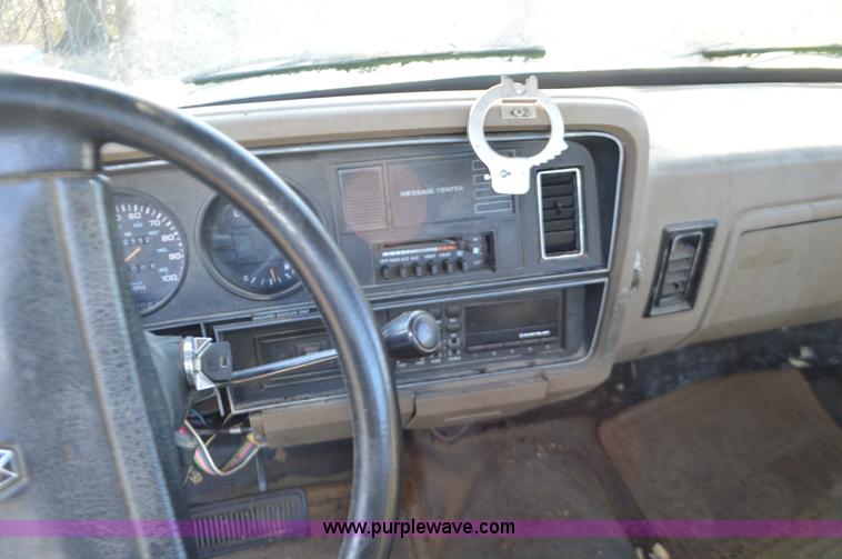 image for item K5445 1990 Dodge D150 pickup truck