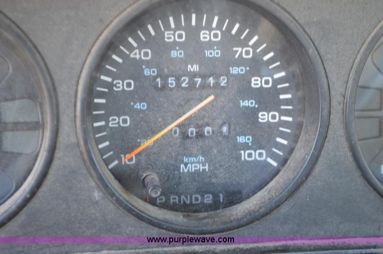 image for item K5445 1990 Dodge D150 pickup truck