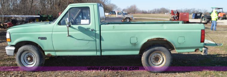 image for item K5446 1992 Ford F250 pickup truck