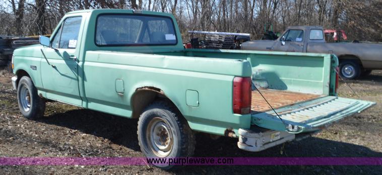 image for item K5446 1992 Ford F250 pickup truck