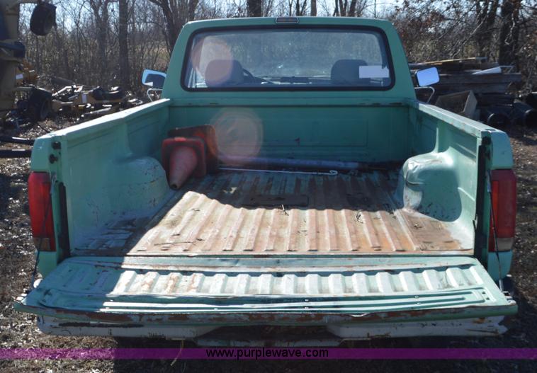image for item K5446 1992 Ford F250 pickup truck