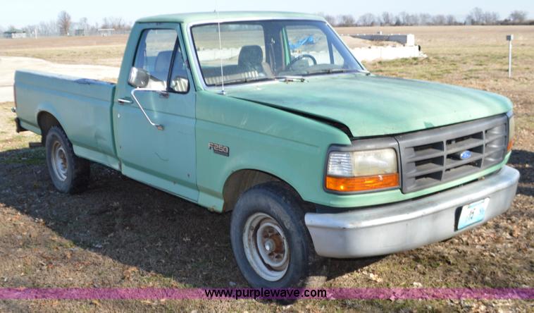 image for item K5446 1992 Ford F250 pickup truck
