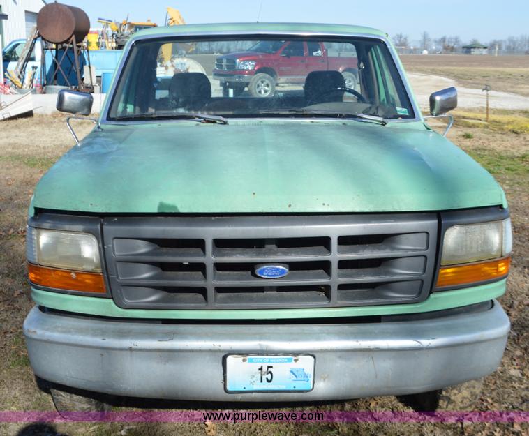 image for item K5446 1992 Ford F250 pickup truck