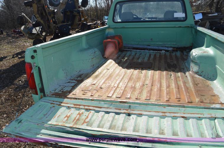 image for item K5446 1992 Ford F250 pickup truck