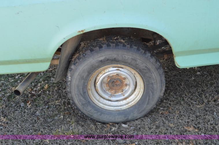 image for item K5446 1992 Ford F250 pickup truck