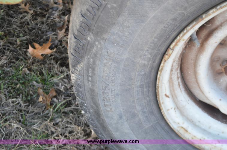 image for item K5446 1992 Ford F250 pickup truck