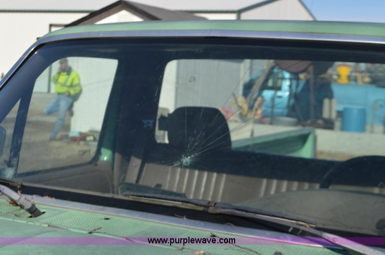 image for item K5446 1992 Ford F250 pickup truck