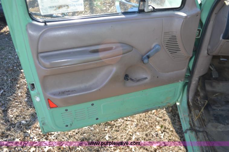 image for item K5446 1992 Ford F250 pickup truck