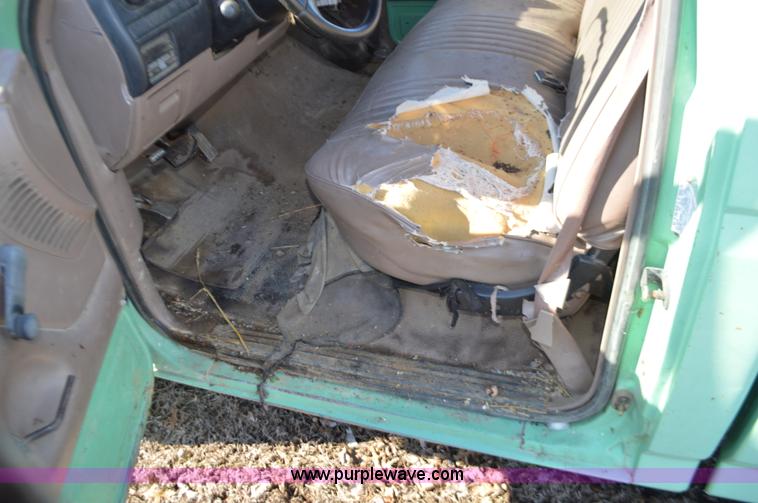 image for item K5446 1992 Ford F250 pickup truck