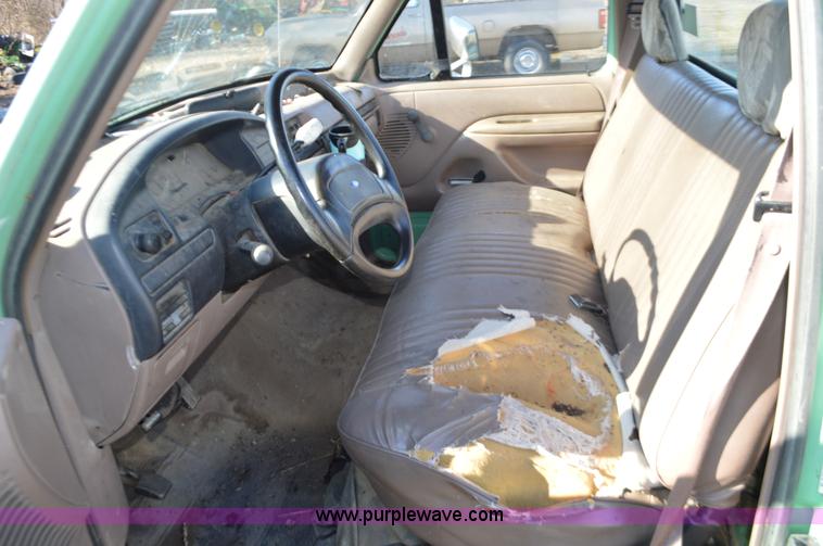 image for item K5446 1992 Ford F250 pickup truck