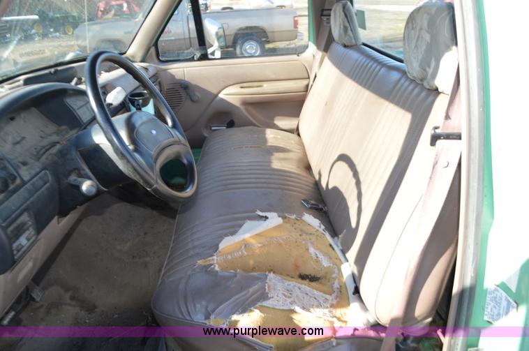 image for item K5446 1992 Ford F250 pickup truck