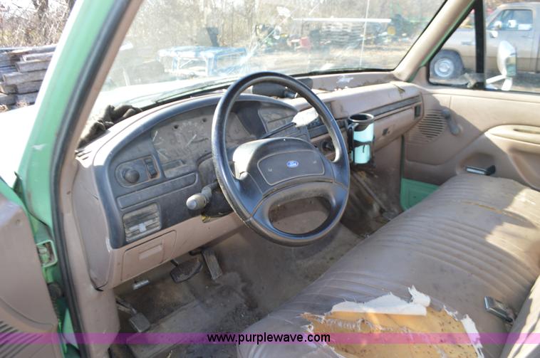 image for item K5446 1992 Ford F250 pickup truck