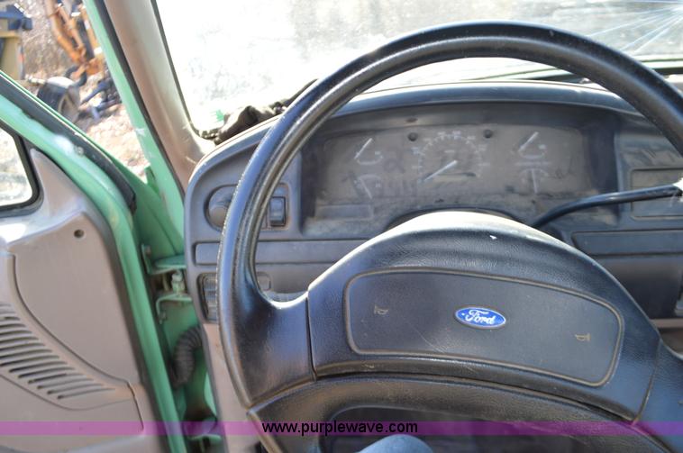image for item K5446 1992 Ford F250 pickup truck