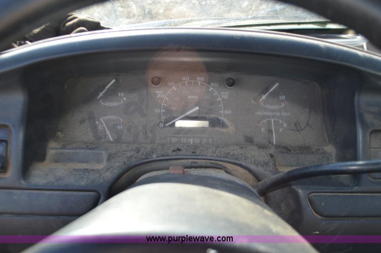 image for item K5446 1992 Ford F250 pickup truck