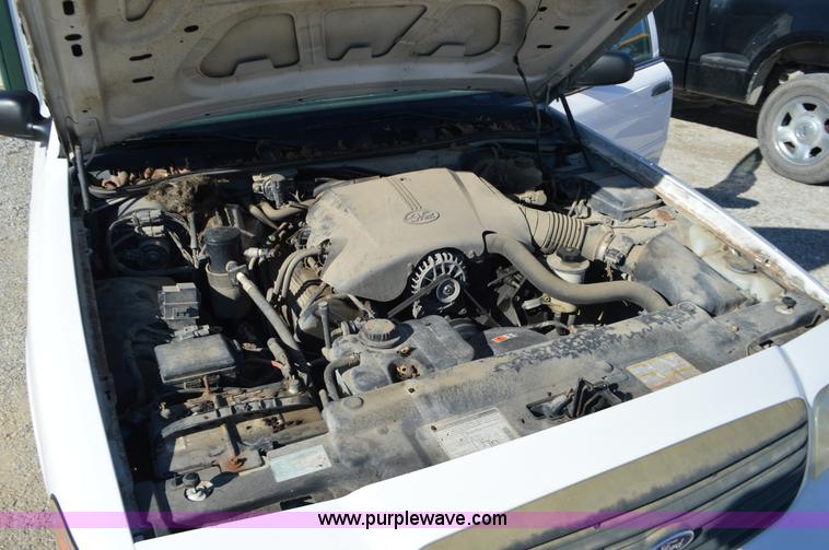 image for item K5447 2000 Ford Crown Victoria Police Interceptor