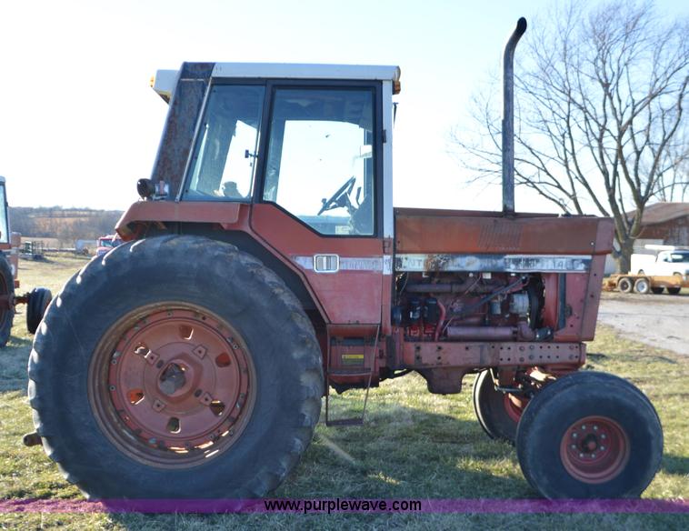 image for item K5468 International 1486 tractor
