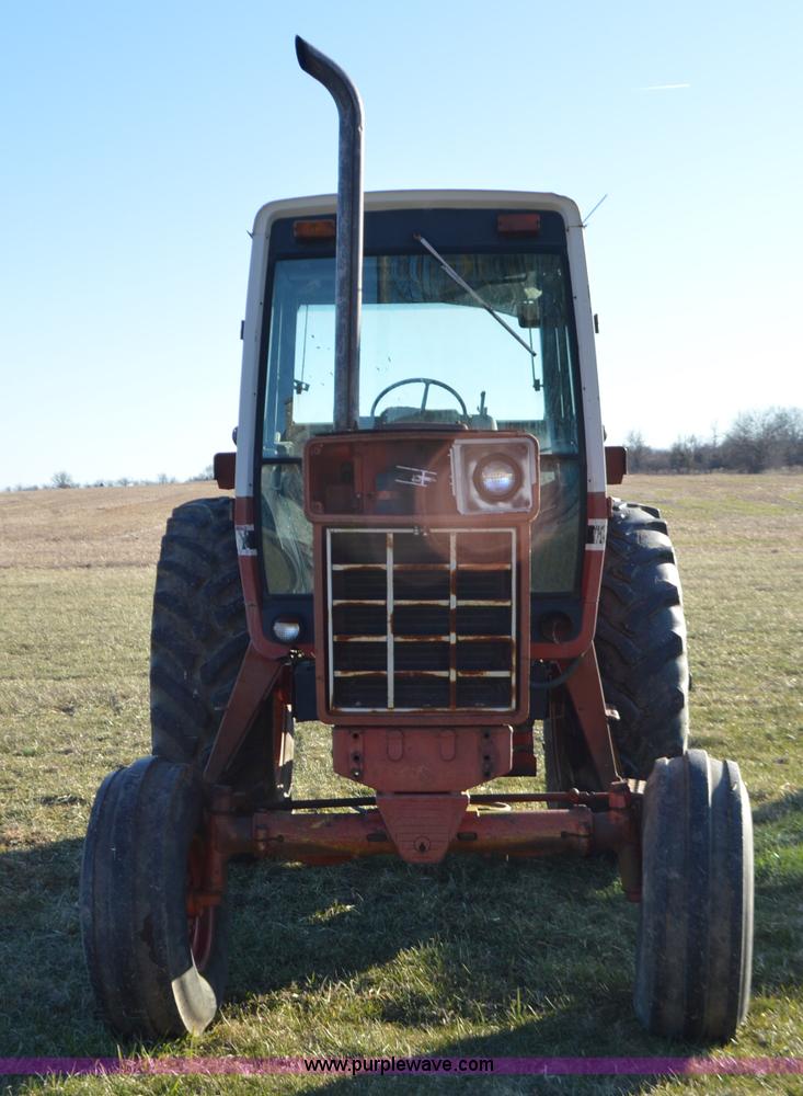 image for item K5468 International 1486 tractor