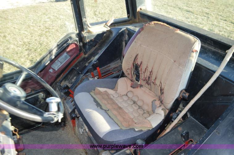 image for item K5468 International 1486 tractor