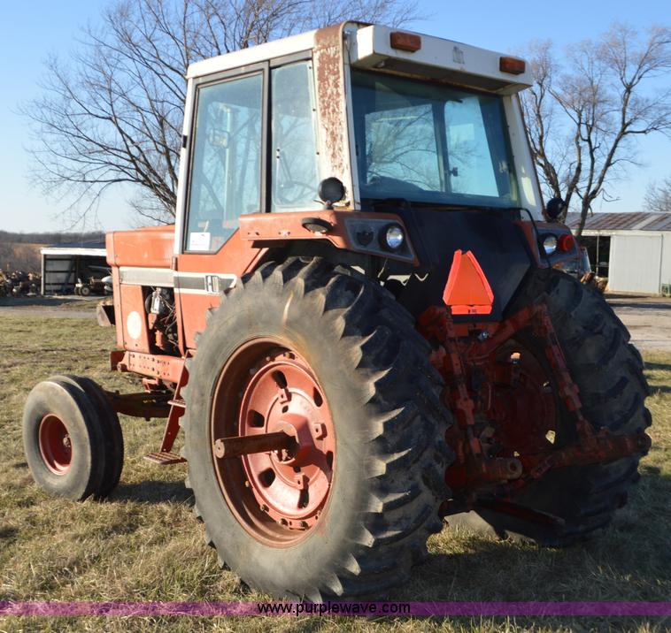 image for item K5469 International 1486 tractor