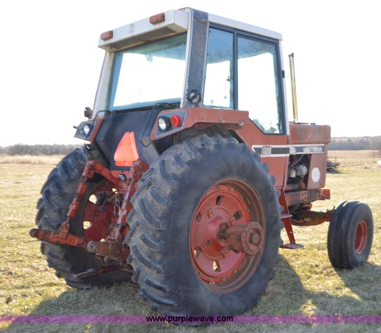 image for item K5469 International 1486 tractor