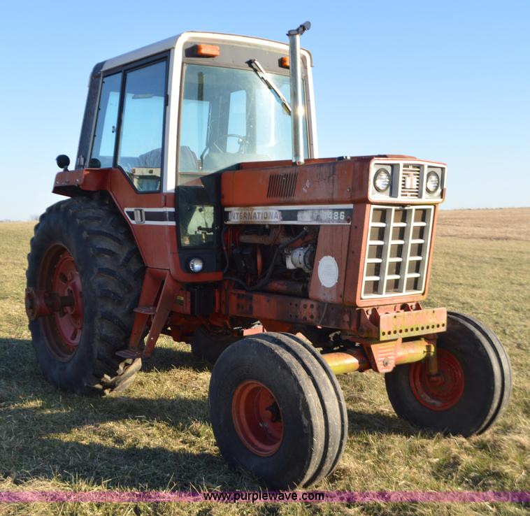 image for item K5469 International 1486 tractor