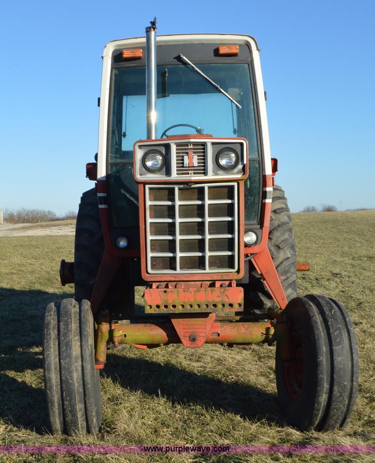 image for item K5469 International 1486 tractor