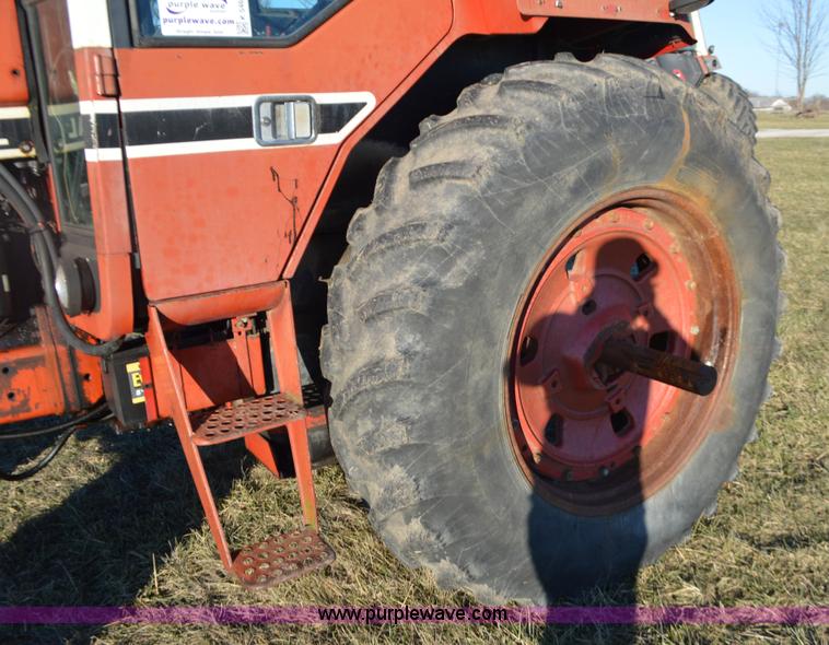 image for item K5469 International 1486 tractor