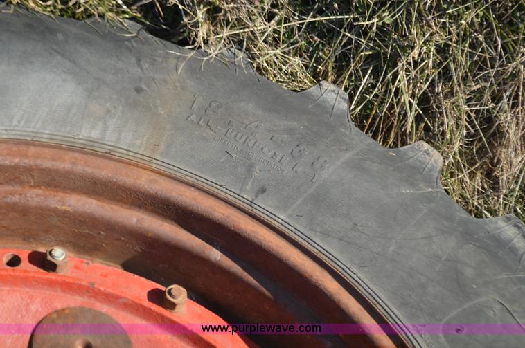 image for item K5469 International 1486 tractor