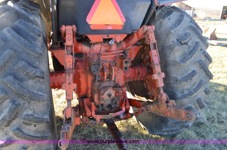 image for item K5469 International 1486 tractor