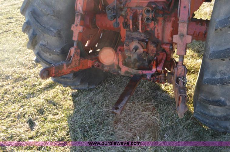 image for item K5469 International 1486 tractor