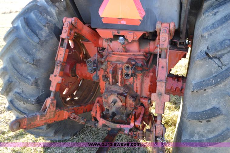 image for item K5469 International 1486 tractor