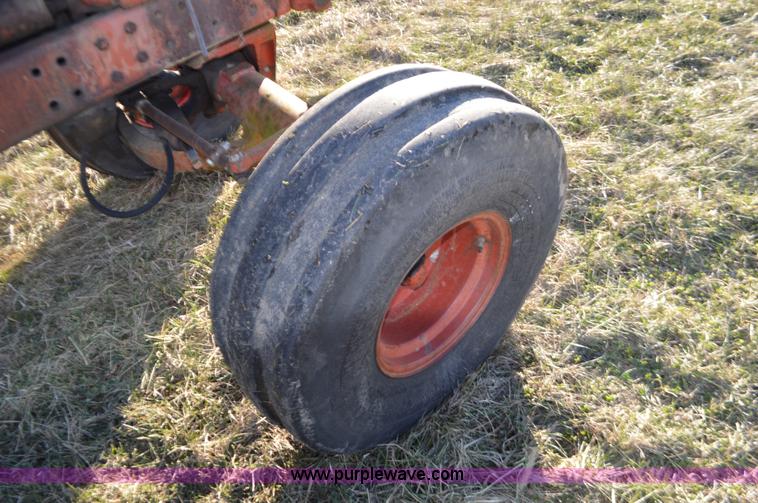 image for item K5469 International 1486 tractor