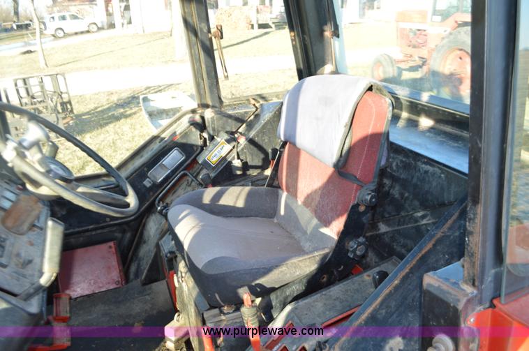 image for item K5469 International 1486 tractor