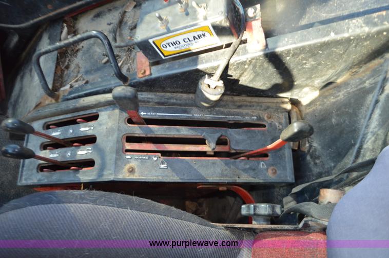 image for item K5469 International 1486 tractor