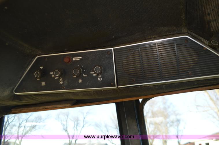 image for item K5469 International 1486 tractor