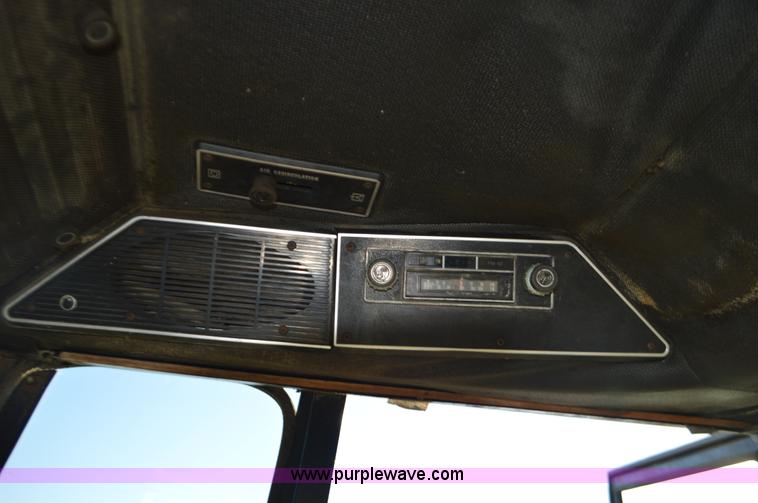 image for item K5469 International 1486 tractor