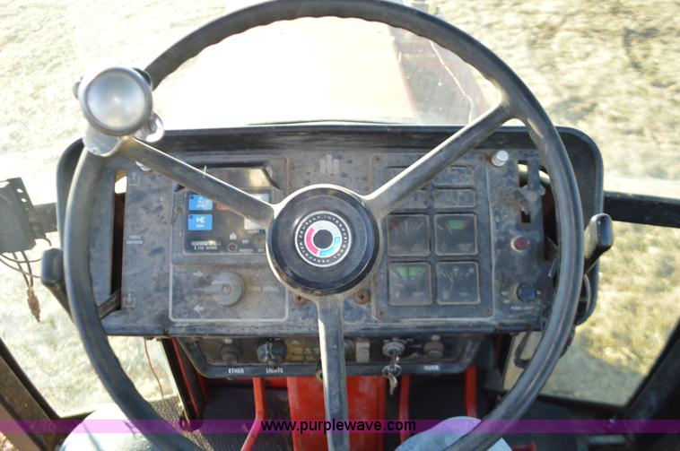 image for item K5469 International 1486 tractor