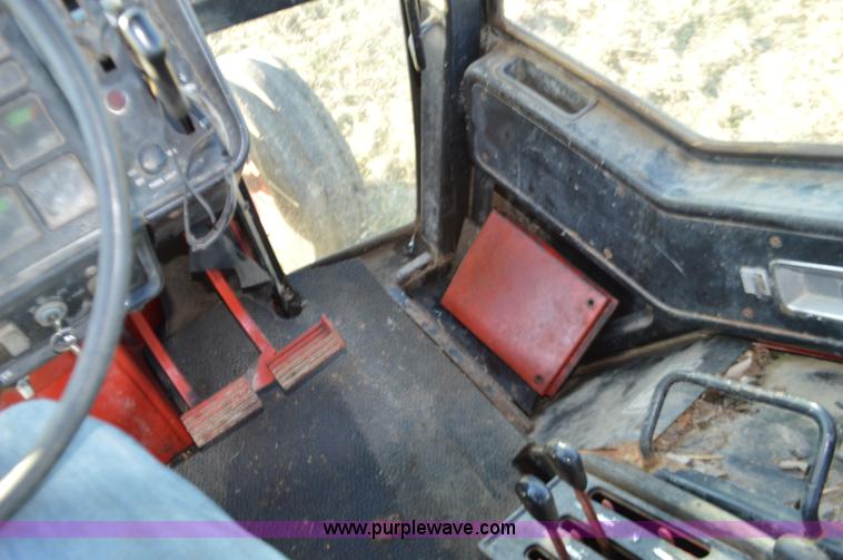 image for item K5469 International 1486 tractor